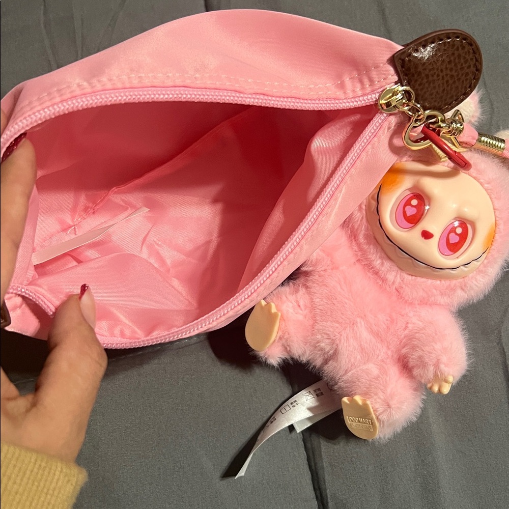 Small Pouch - Picture 3 of 3